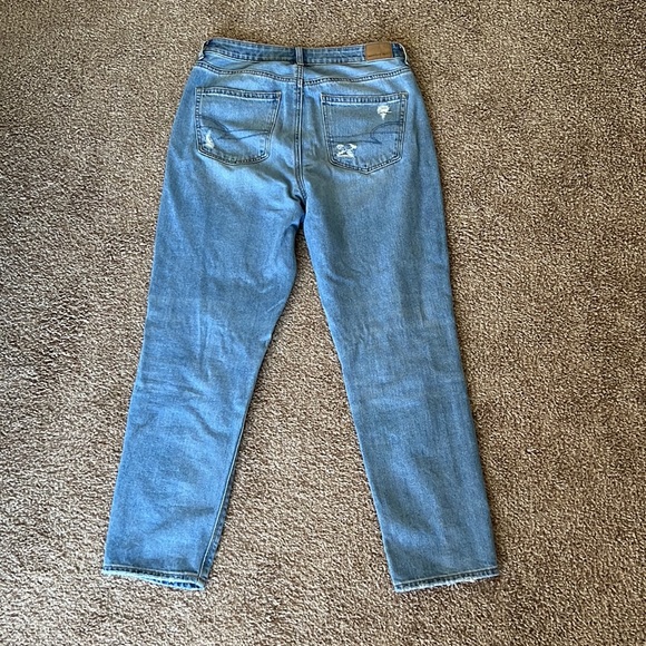 AE Mom Jean - Picture 2 of 4